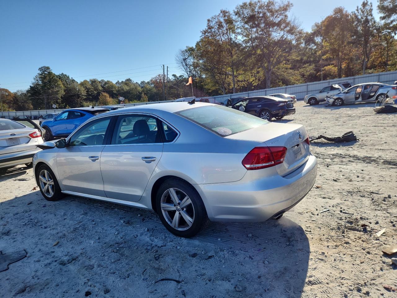 2012 VOLKSWAGEN Passat