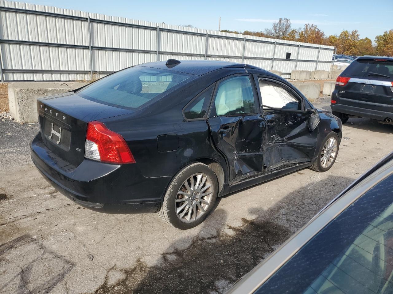 2010 VOLVO S40