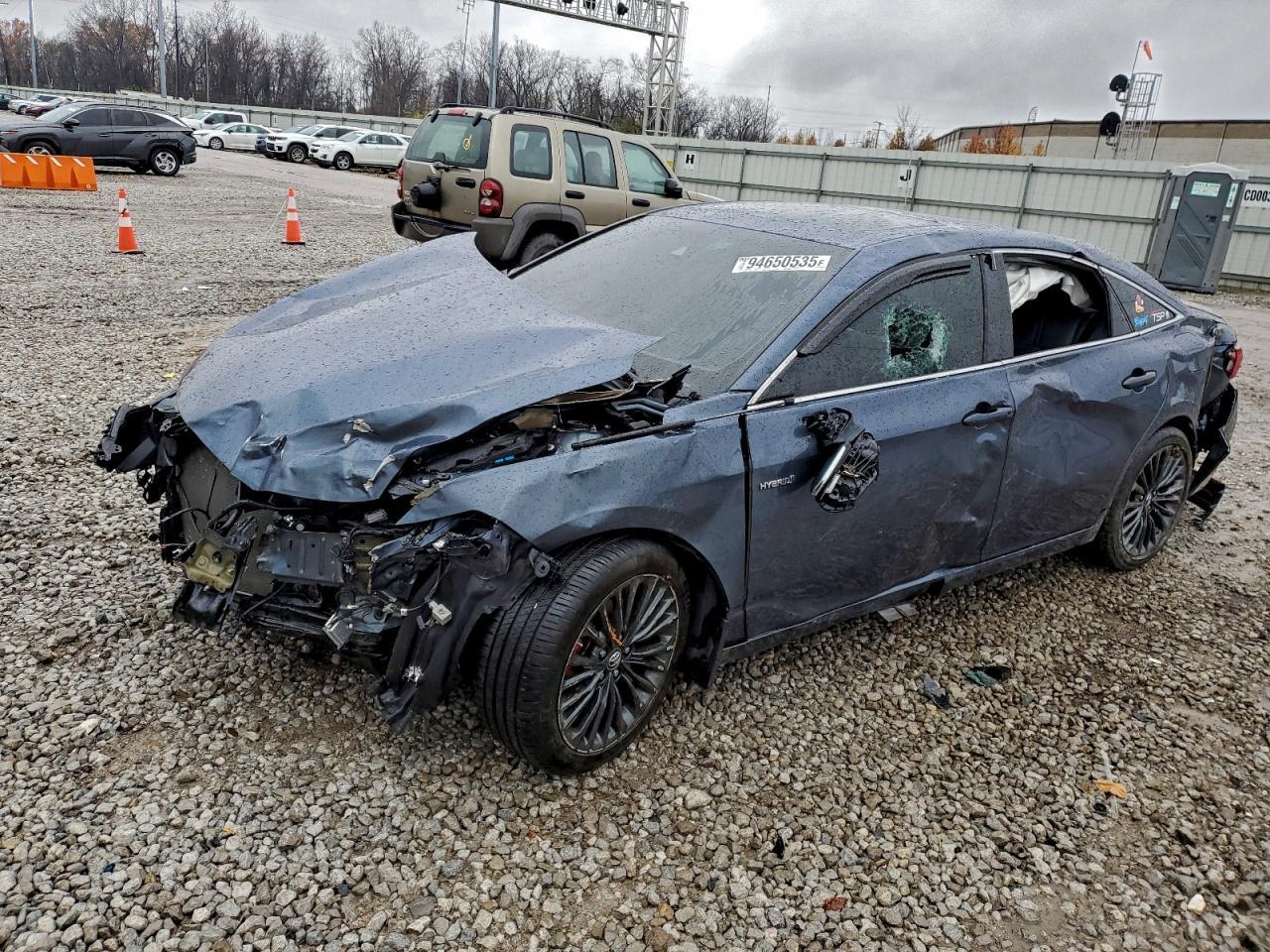 2019 TOYOTA Avalon
