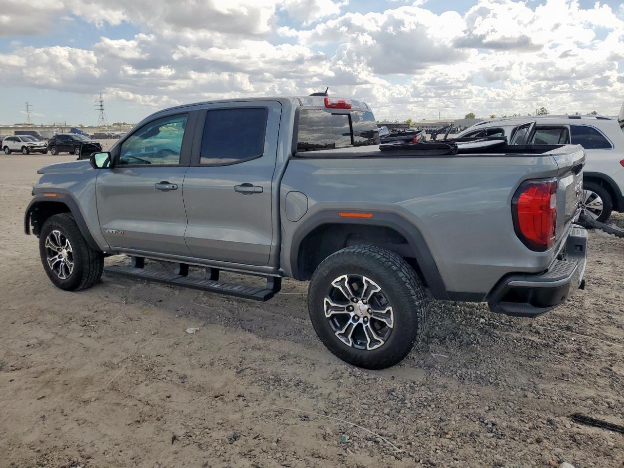 2023 GMC CANYON