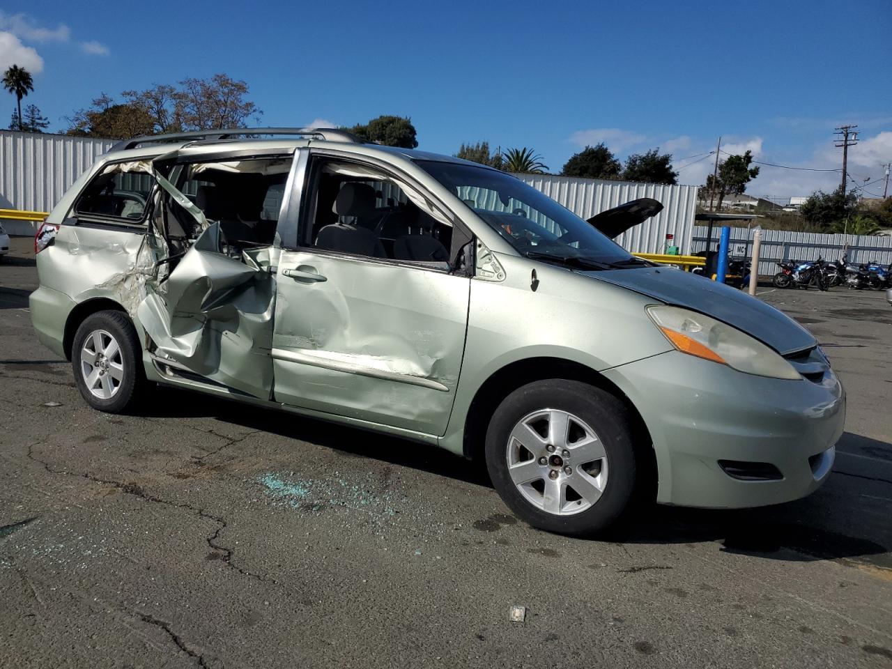 2006 TOYOTA SIENNA