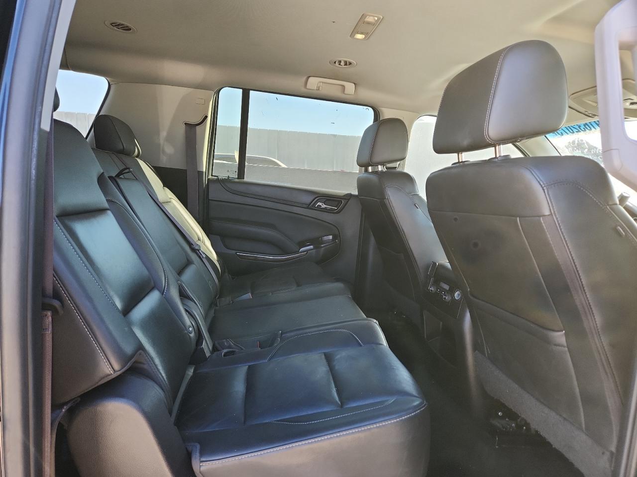2017 CHEVROLET Suburban