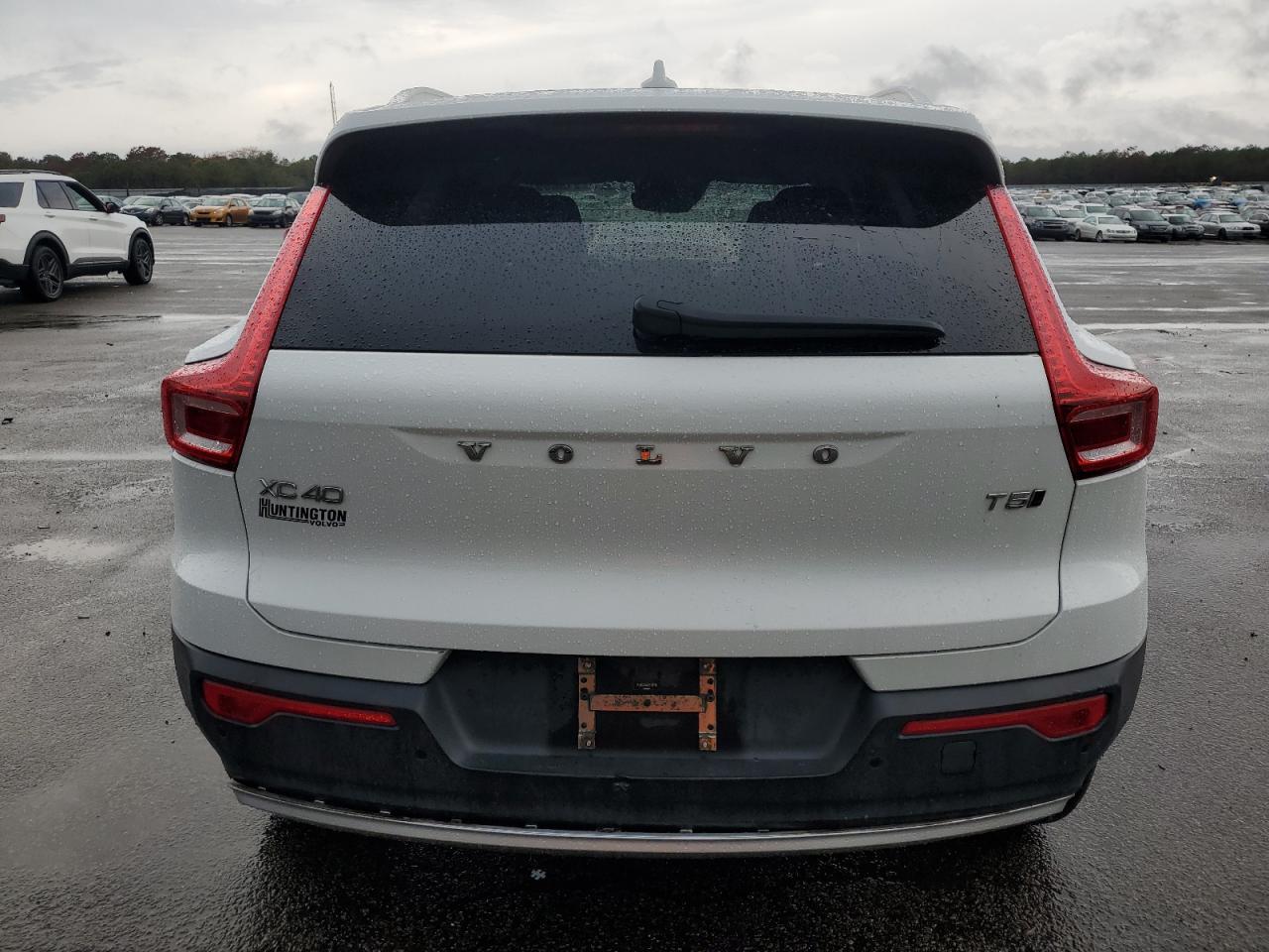 2019 VOLVO XC40