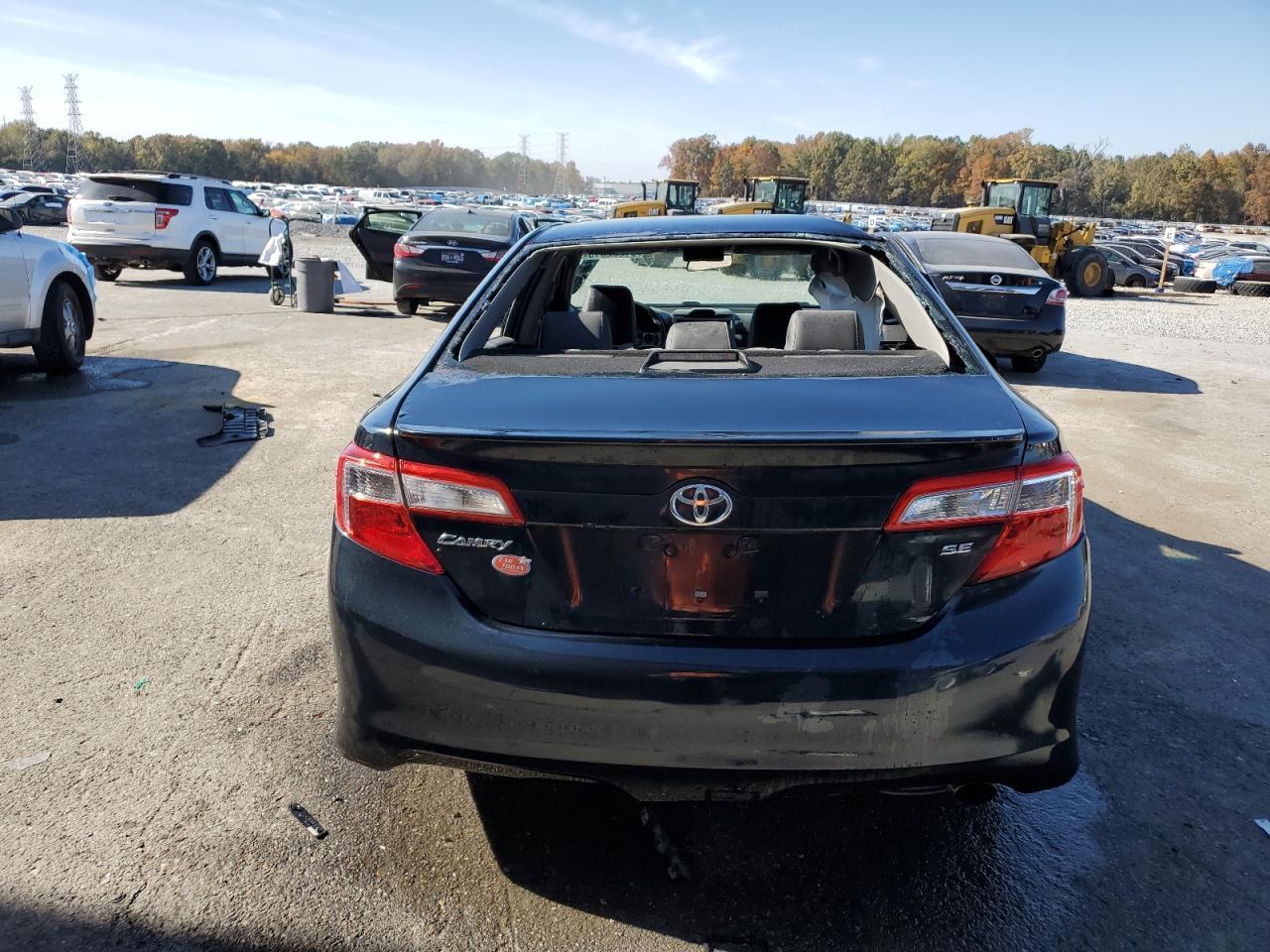 2014 TOYOTA CAMRY