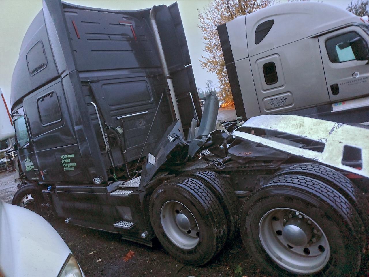2016 VOLVO VNL
