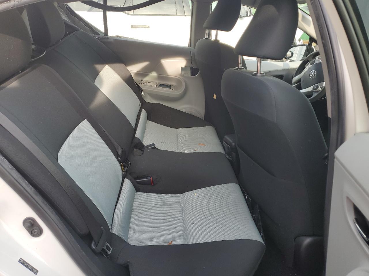 2014 TOYOTA Prius c
