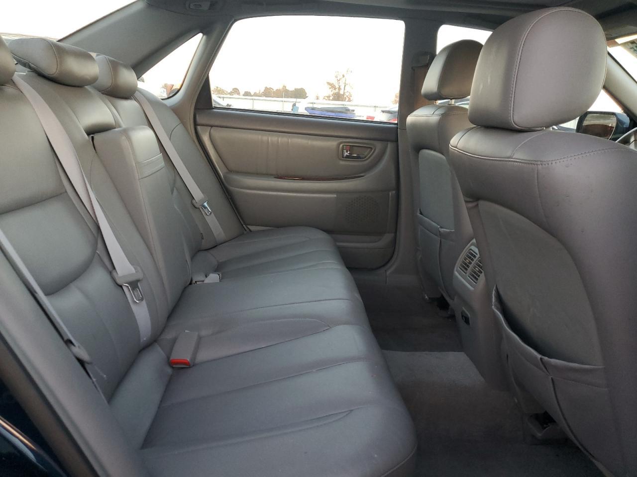 2004 TOYOTA Avalon