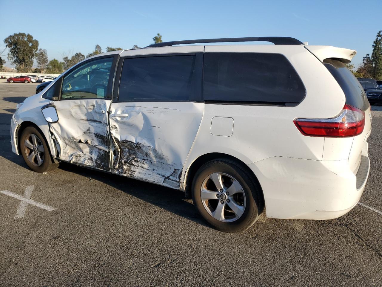 2019 TOYOTA SIENNA