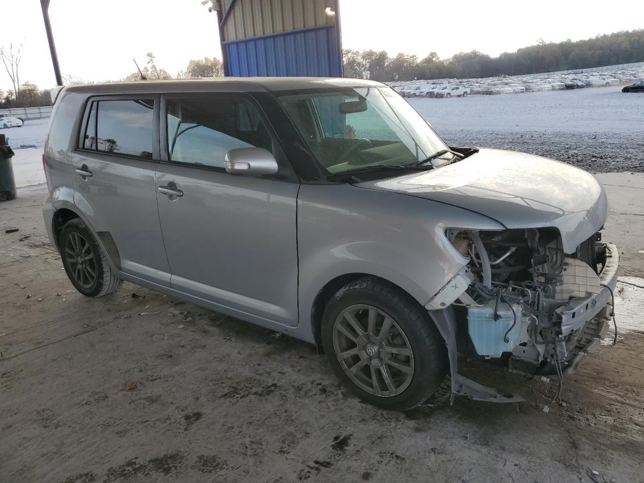 2013 TOYOTA SCION