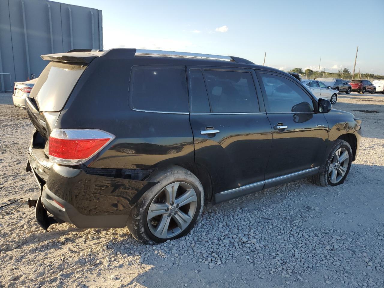 2011 TOYOTA HIGHLANDER