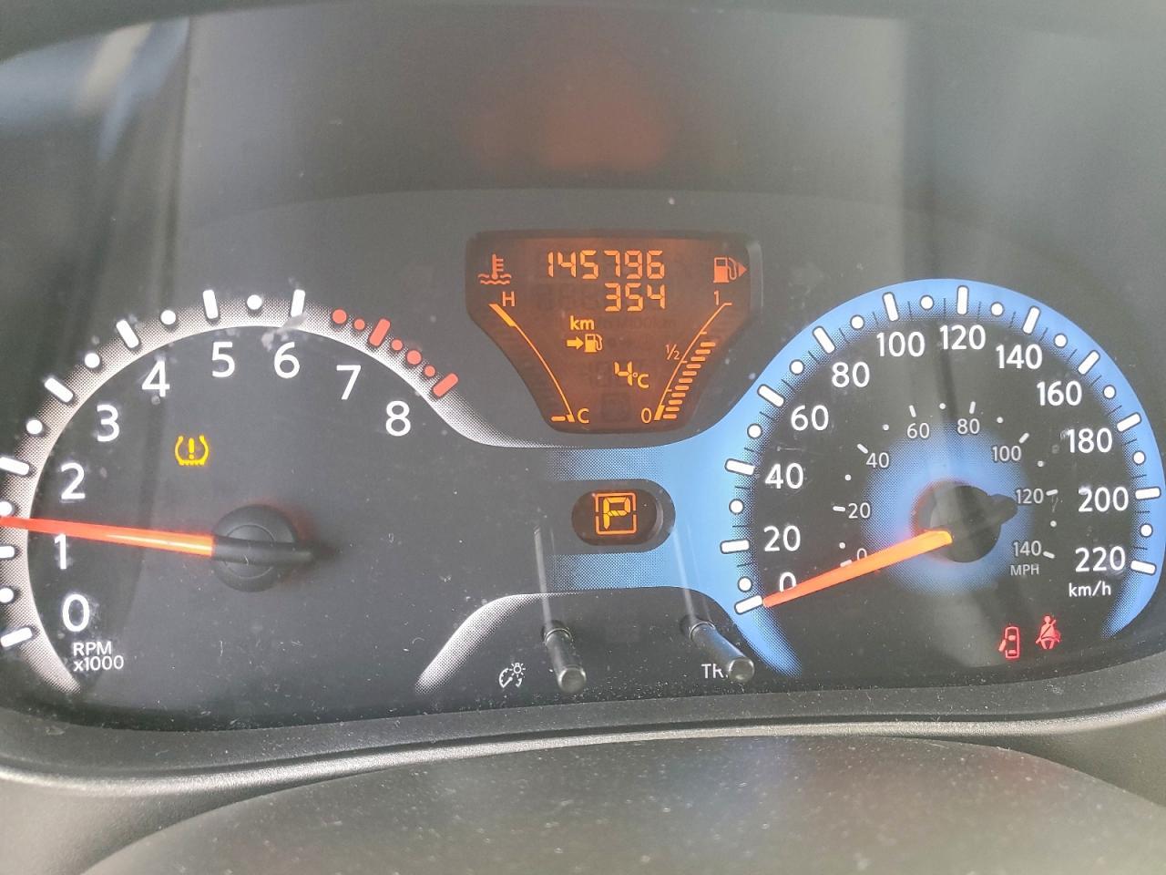 2010 NISSAN CUBE