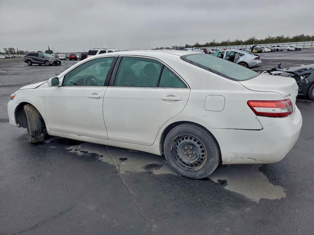2011 TOYOTA CAMRY