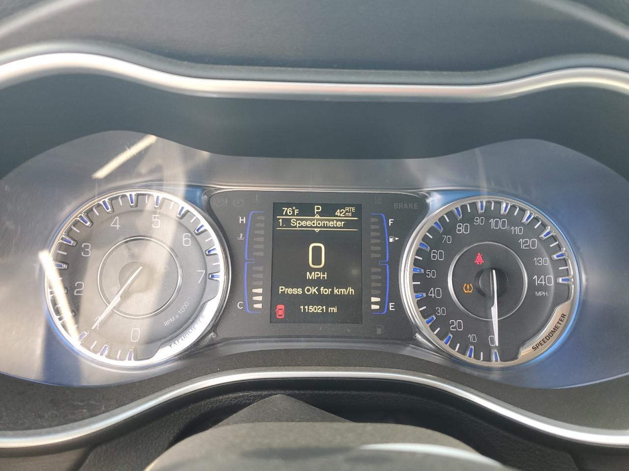 2016 CHRYSLER 200