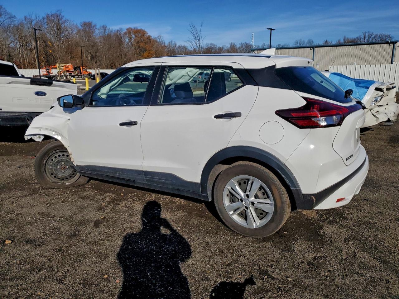 2024 NISSAN KICKS