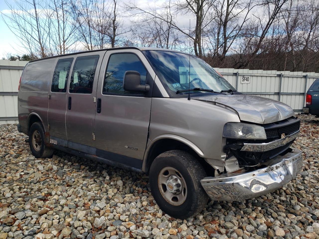 2004 CHEVROLET Express 3500