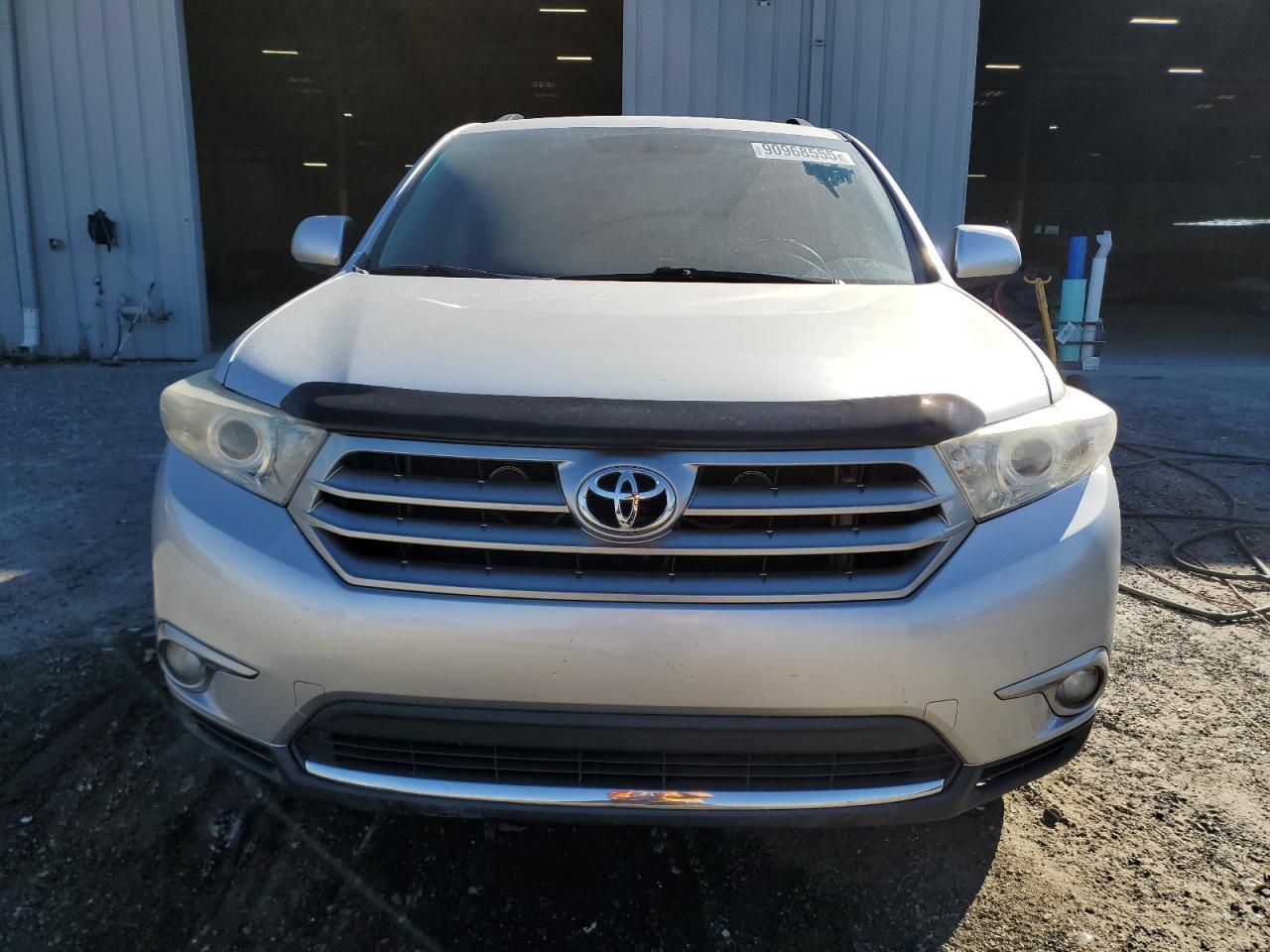2013 TOYOTA HIGHLANDER