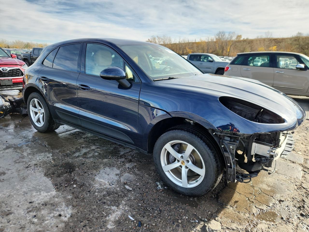 2018 PORSCHE Macan