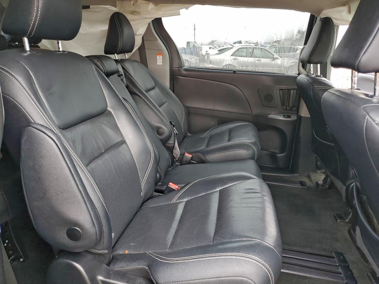 2019 TOYOTA SIENNA