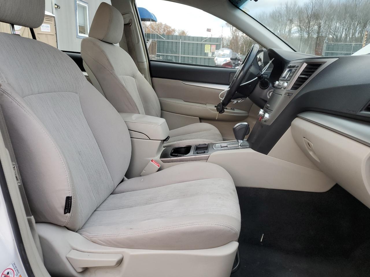 2013 SUBARU Legacy