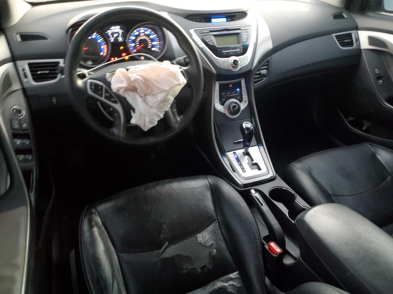 2011 HYUNDAI ELANTRA