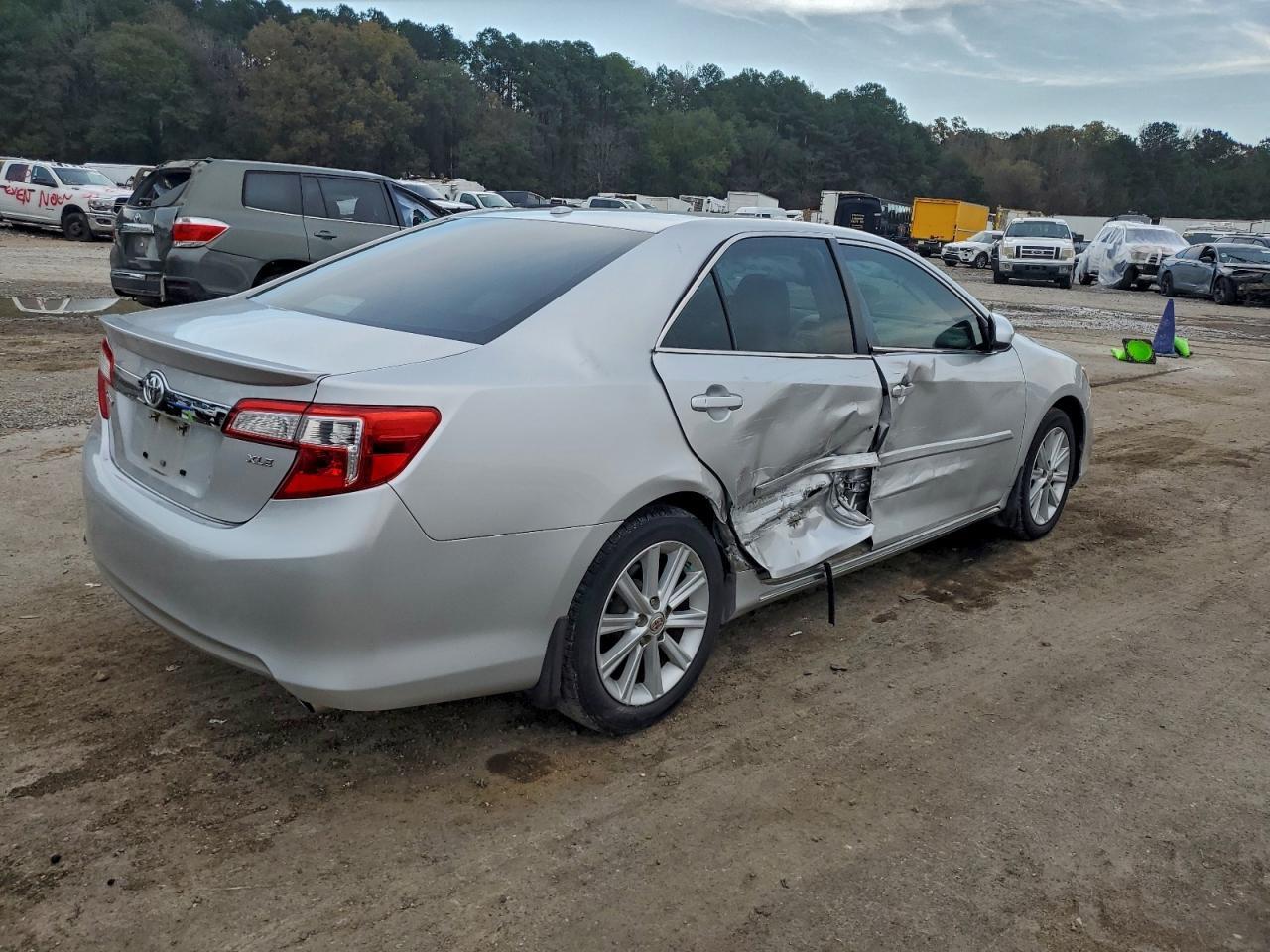 2013 TOYOTA CAMRY