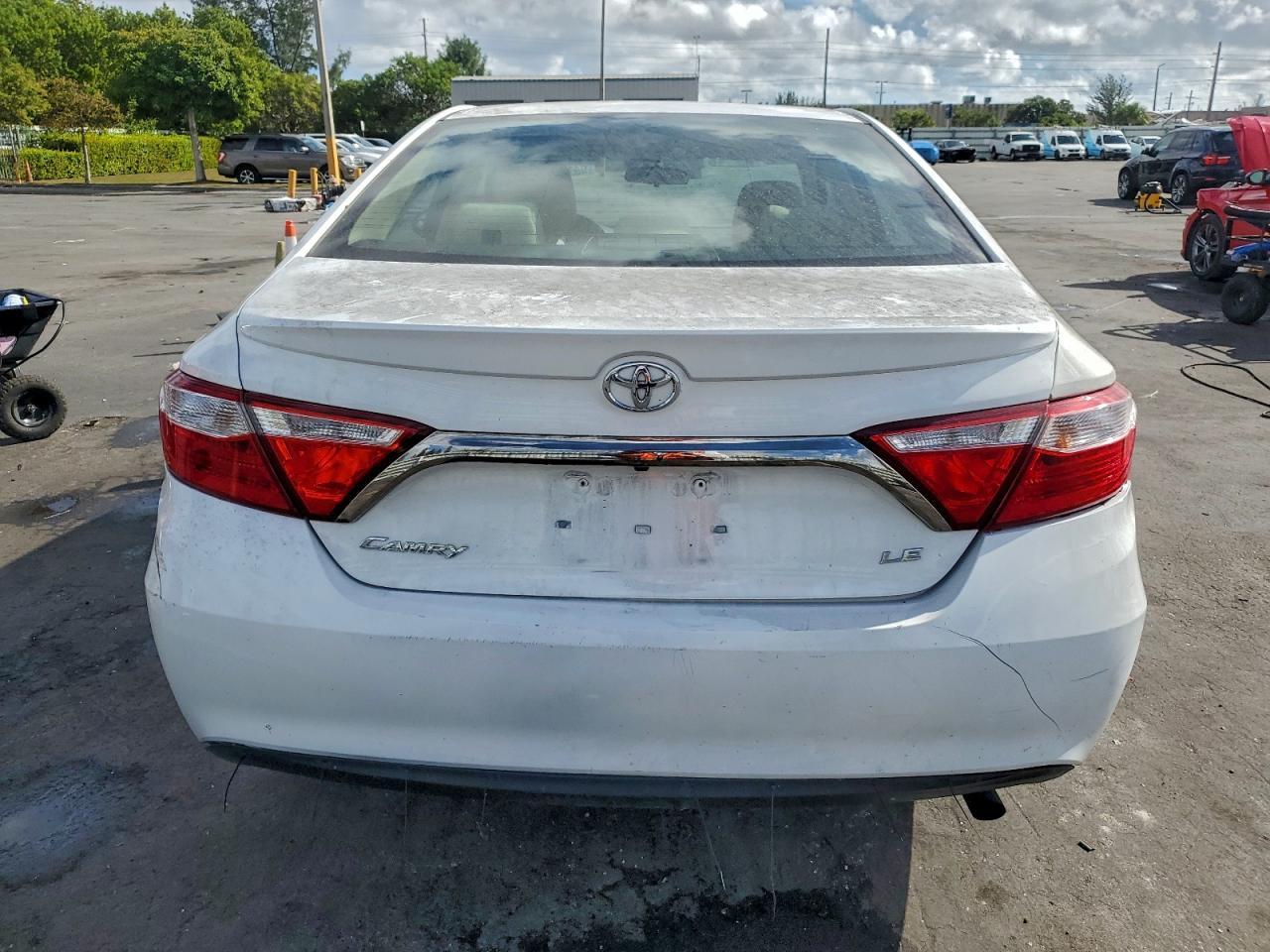 2016 TOYOTA CAMRY