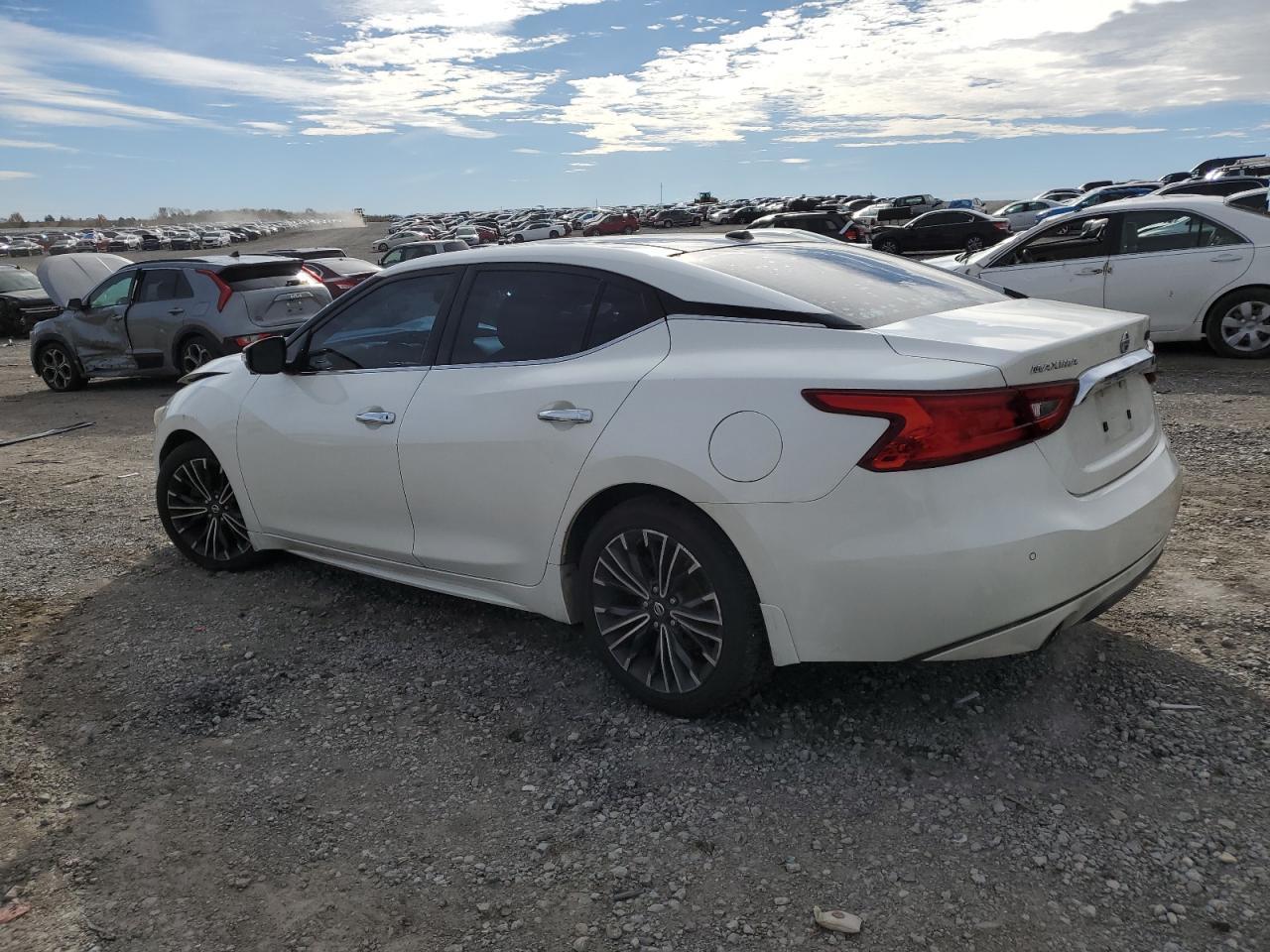 2016 NISSAN Maxima