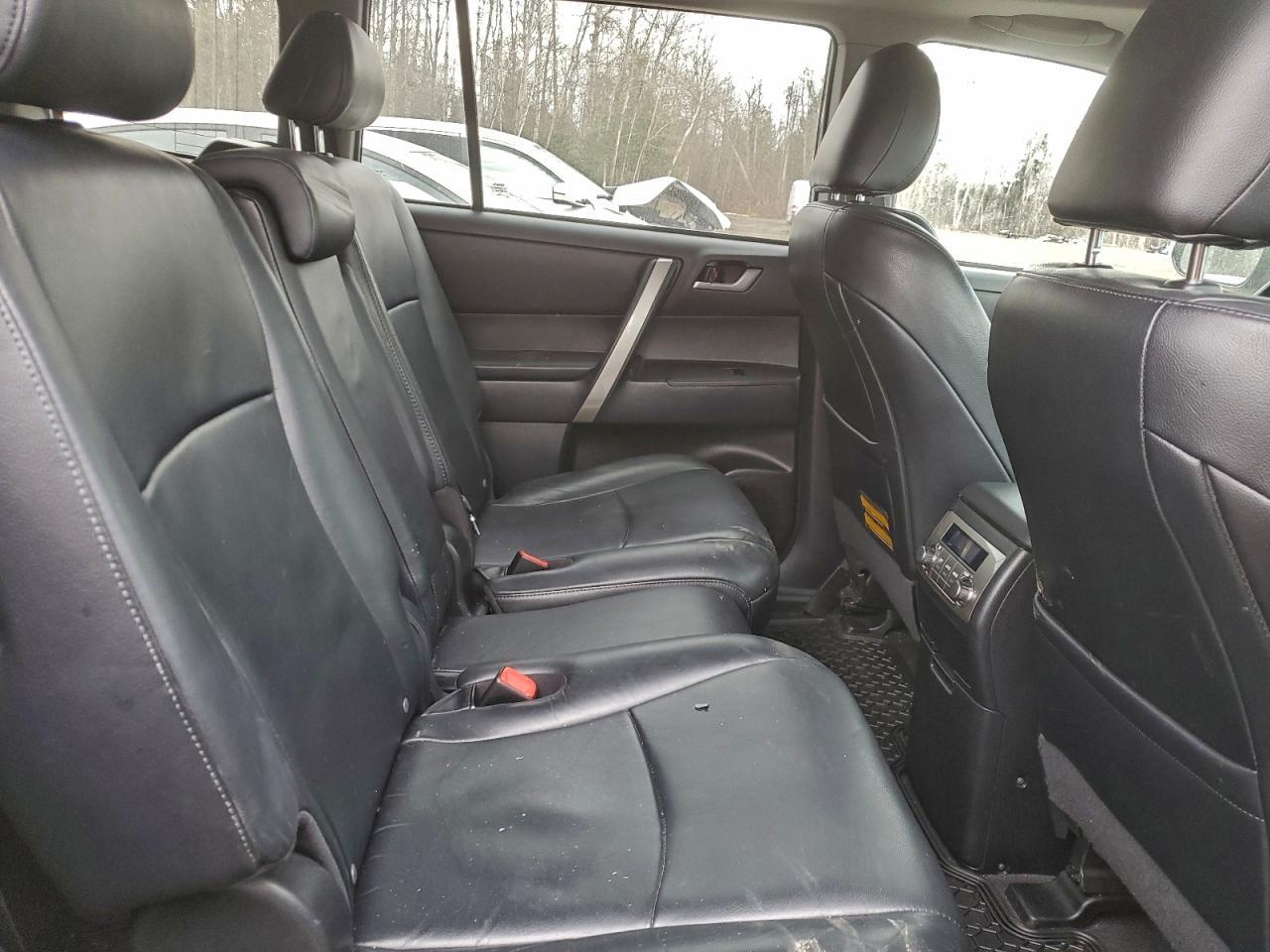 2013 TOYOTA HIGHLANDER