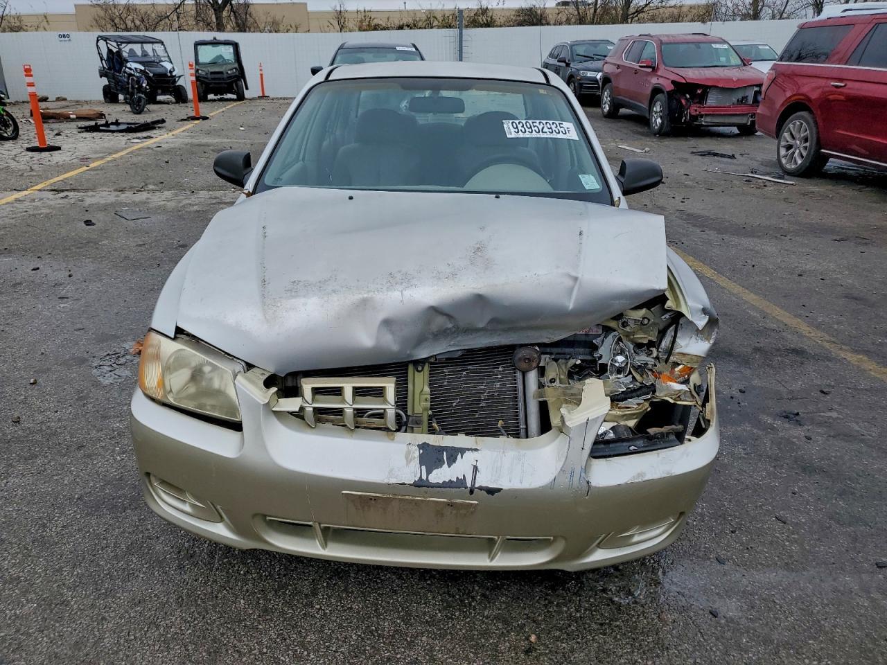 2002 HYUNDAI ACCENT