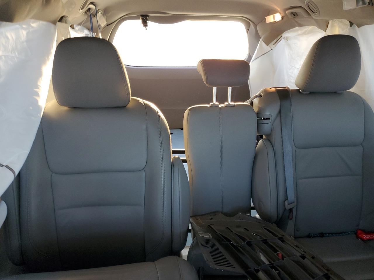 2017 TOYOTA SIENNA