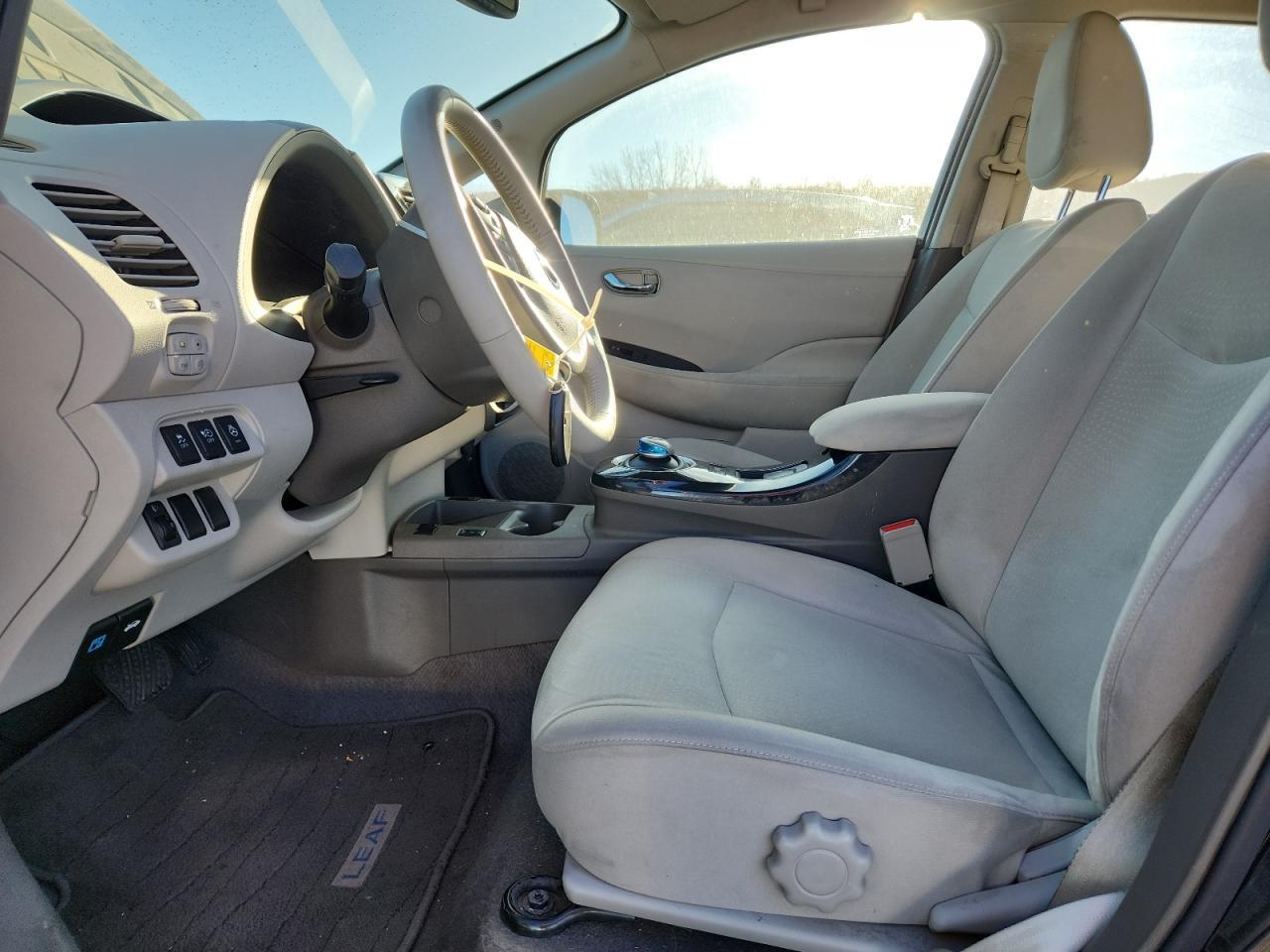 2012 NISSAN LEAF