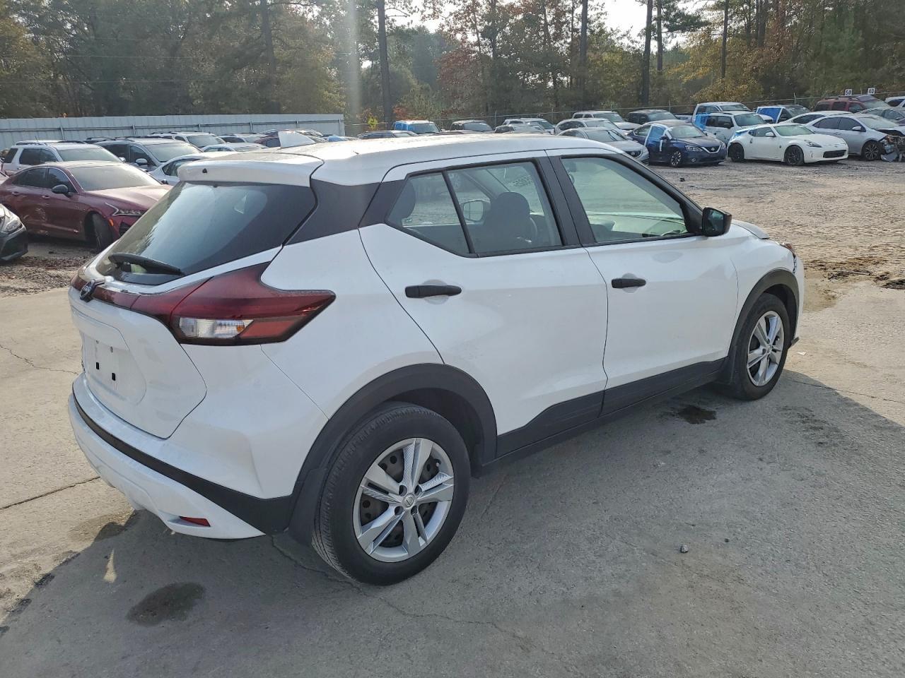 2023 NISSAN KICKS