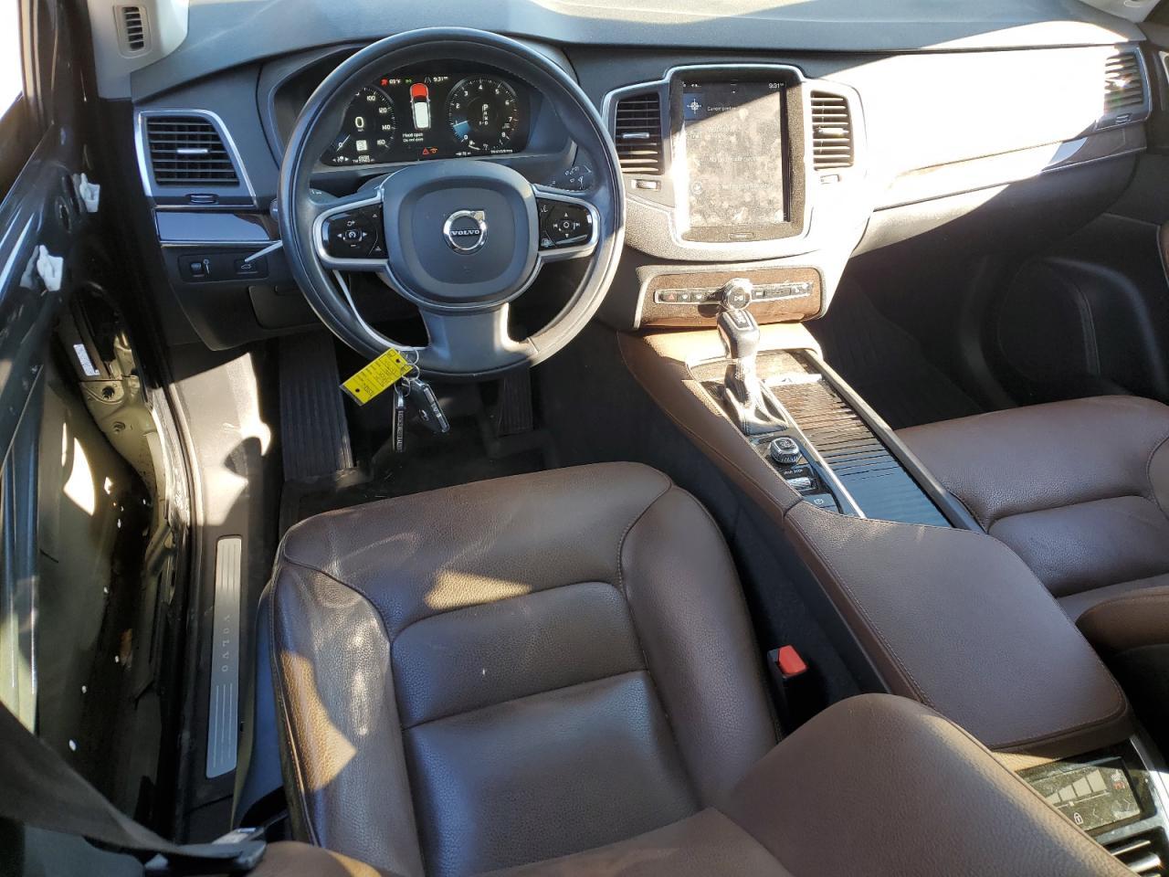 2019 VOLVO XC90