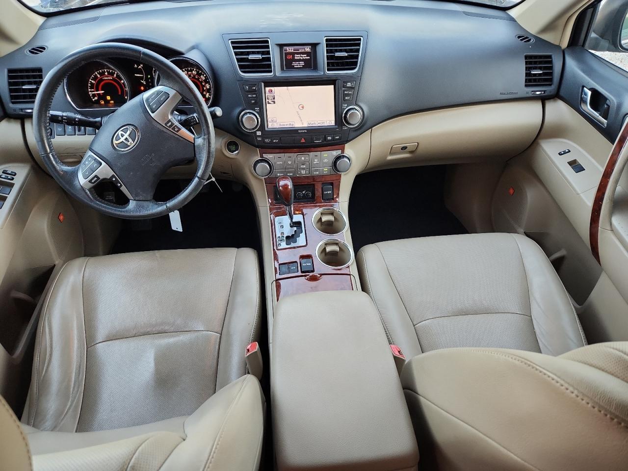 2011 TOYOTA HIGHLANDER