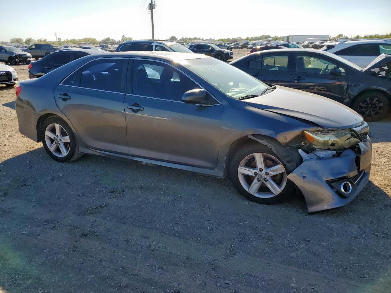 2014 TOYOTA CAMRY