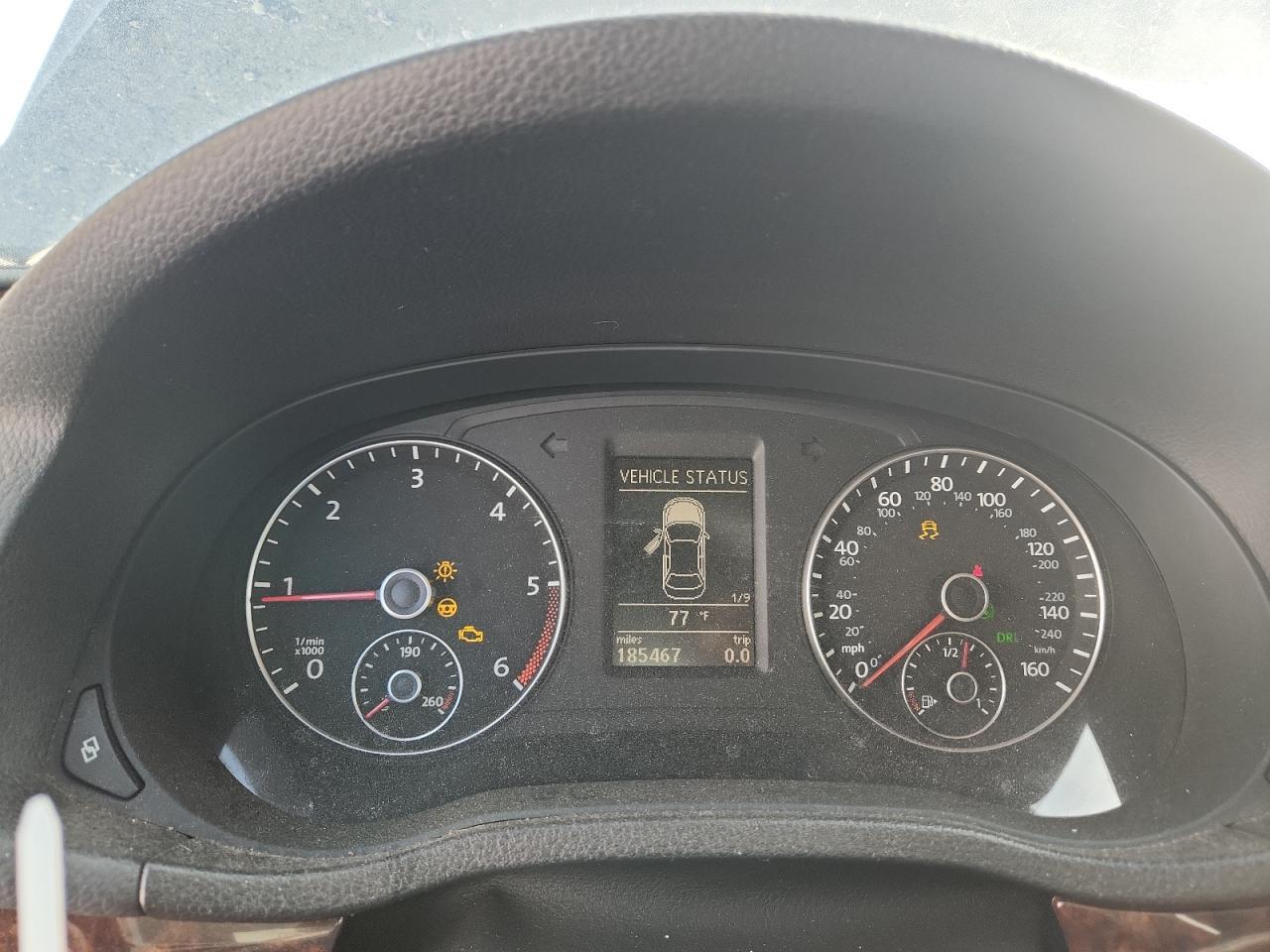 2012 VOLKSWAGEN Passat