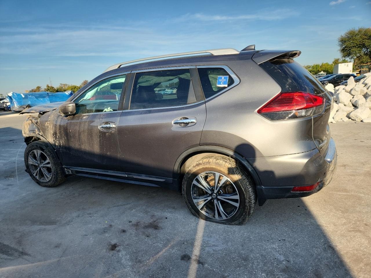 2017 NISSAN ROGUE