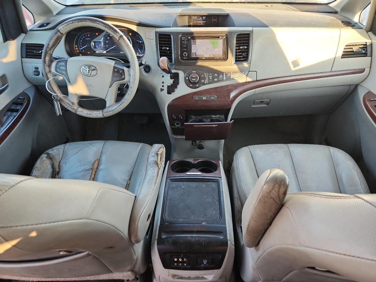 2013 TOYOTA SIENNA