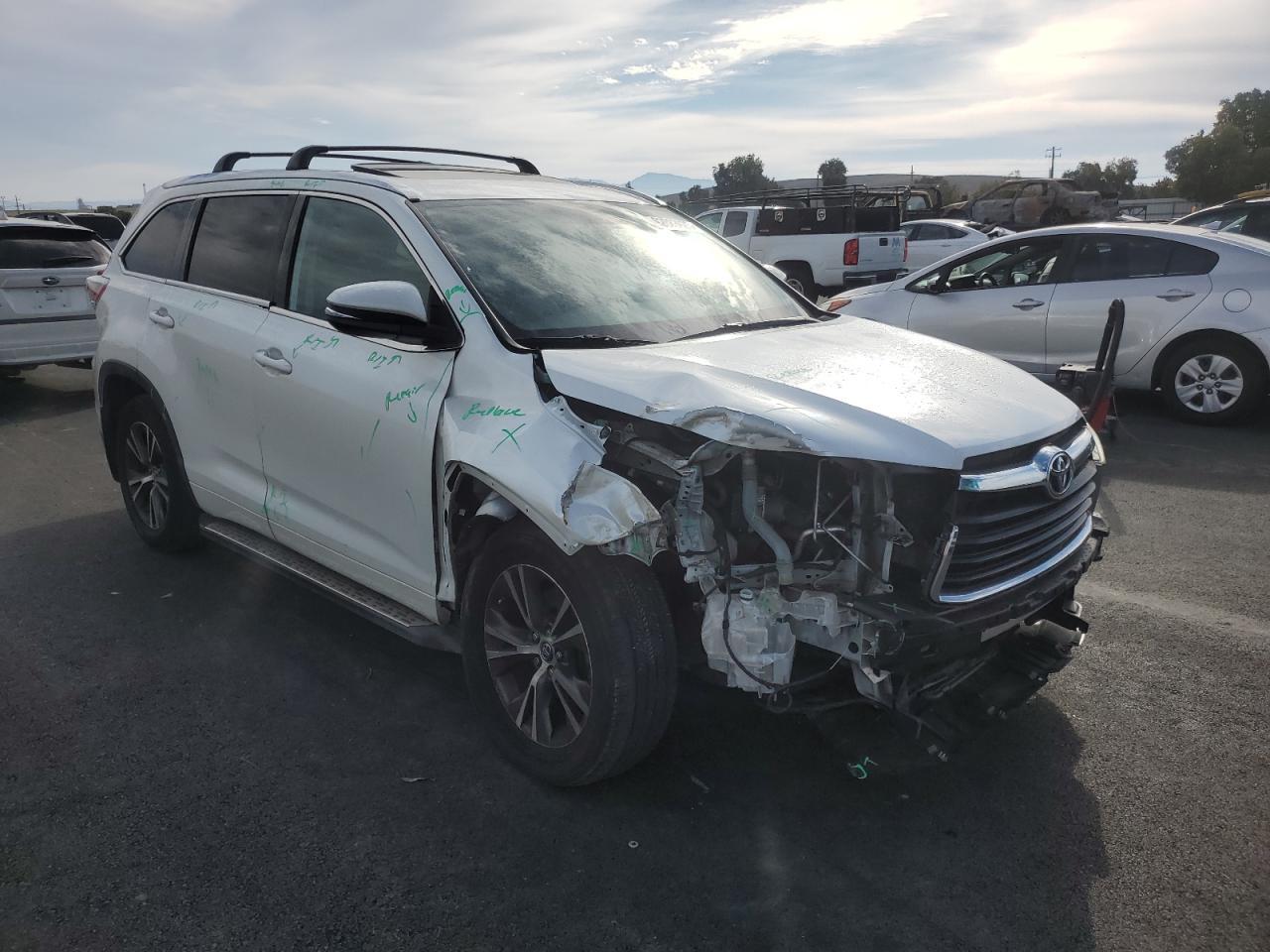 2016 TOYOTA HIGHLANDER