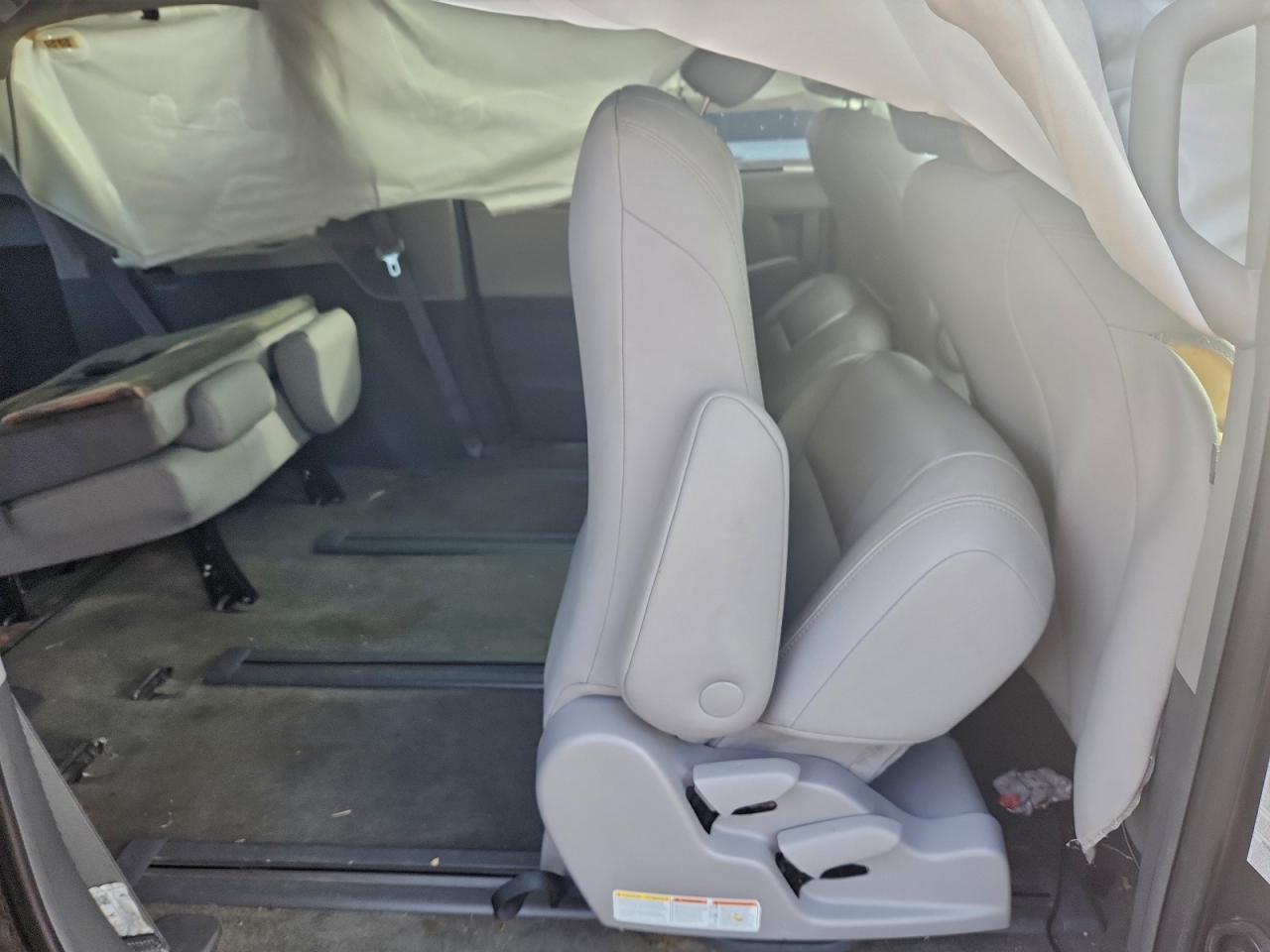 2018 TOYOTA SIENNA