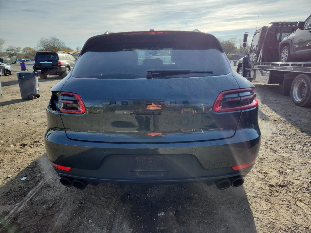 2018 PORSCHE Macan
