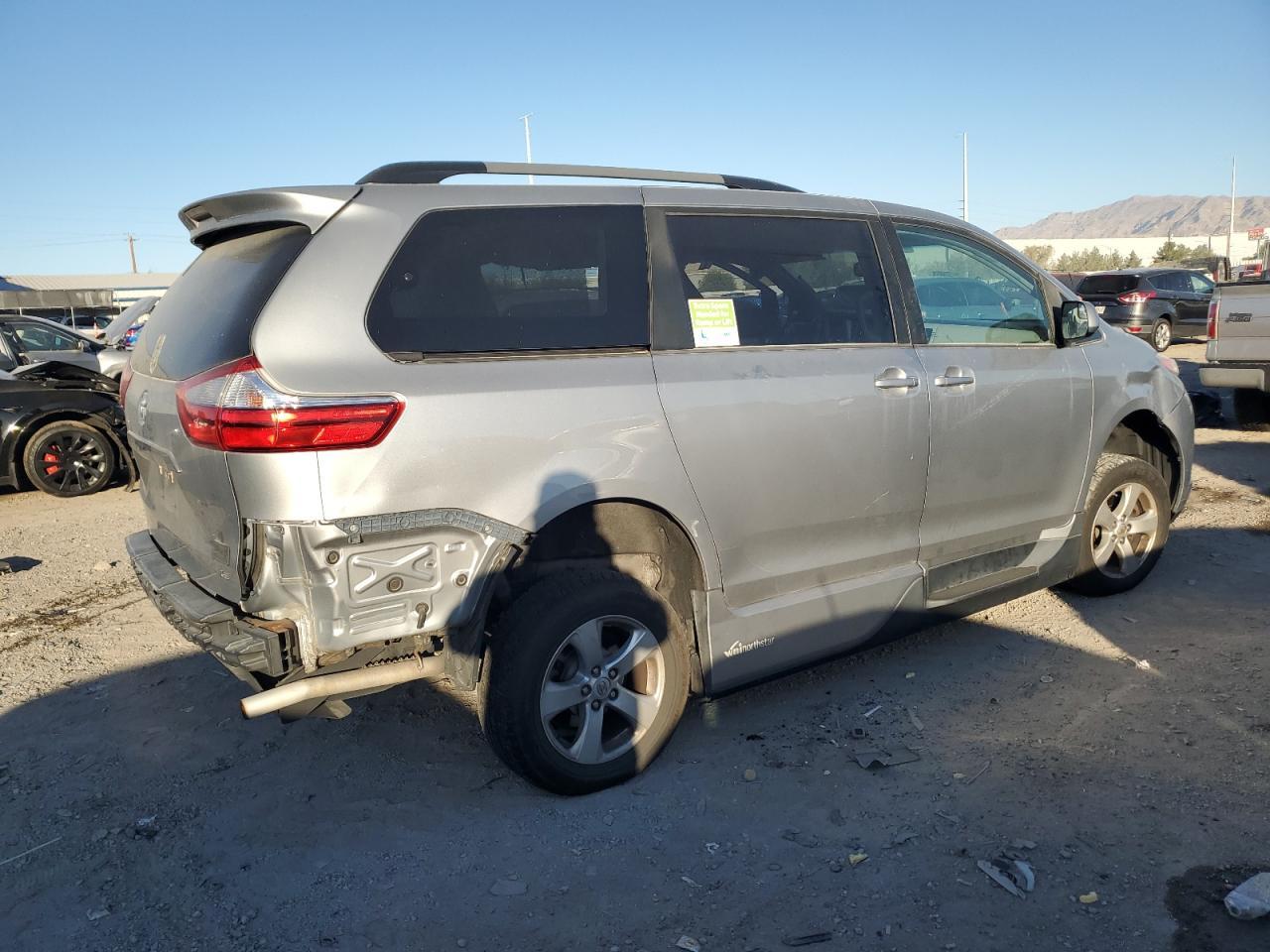 2017 TOYOTA SIENNA