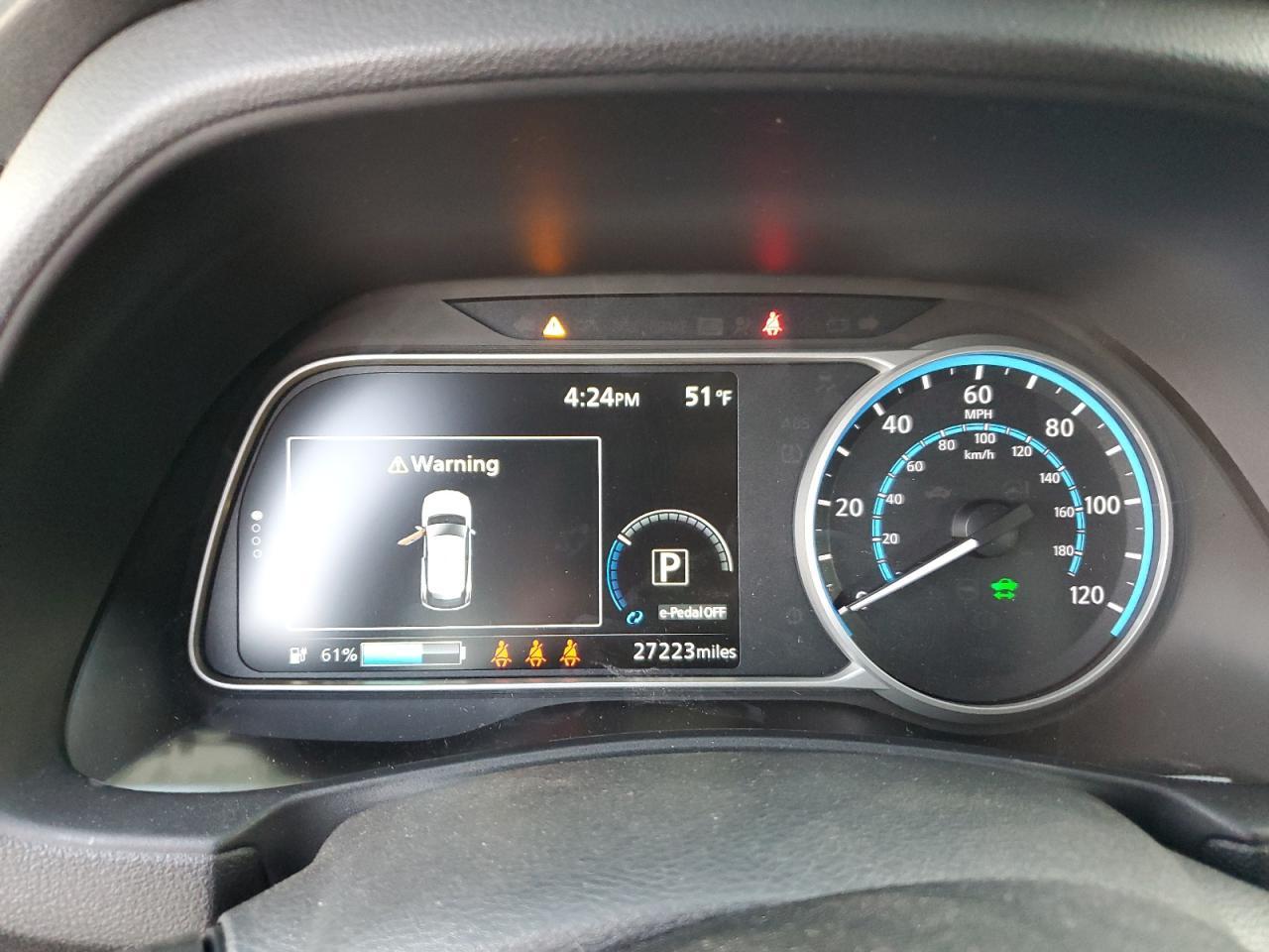 2022 NISSAN LEAF