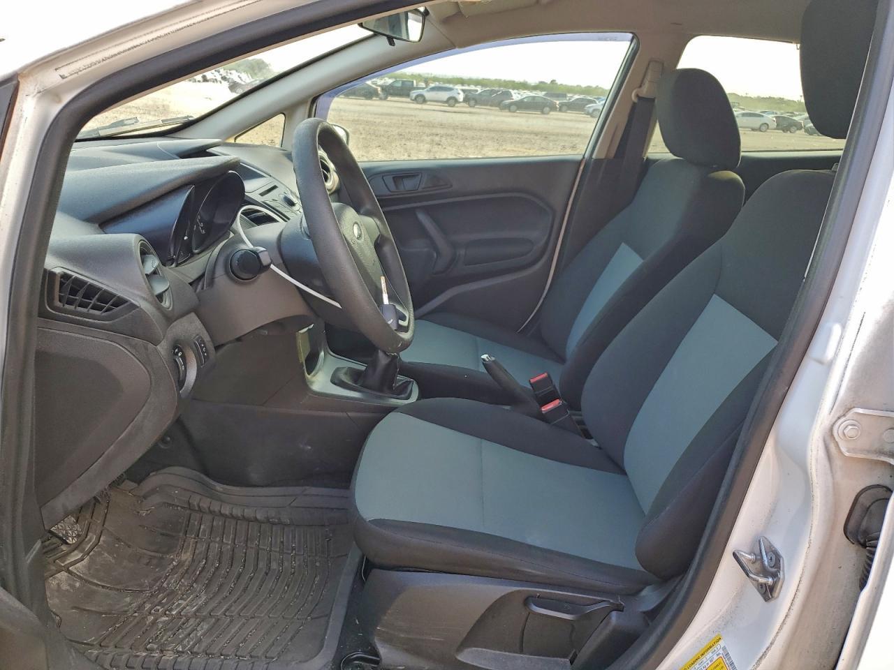 2015 FORD Fiesta