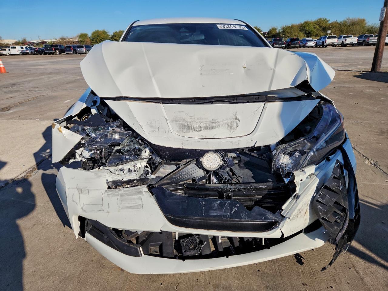 2023 NISSAN LEAF