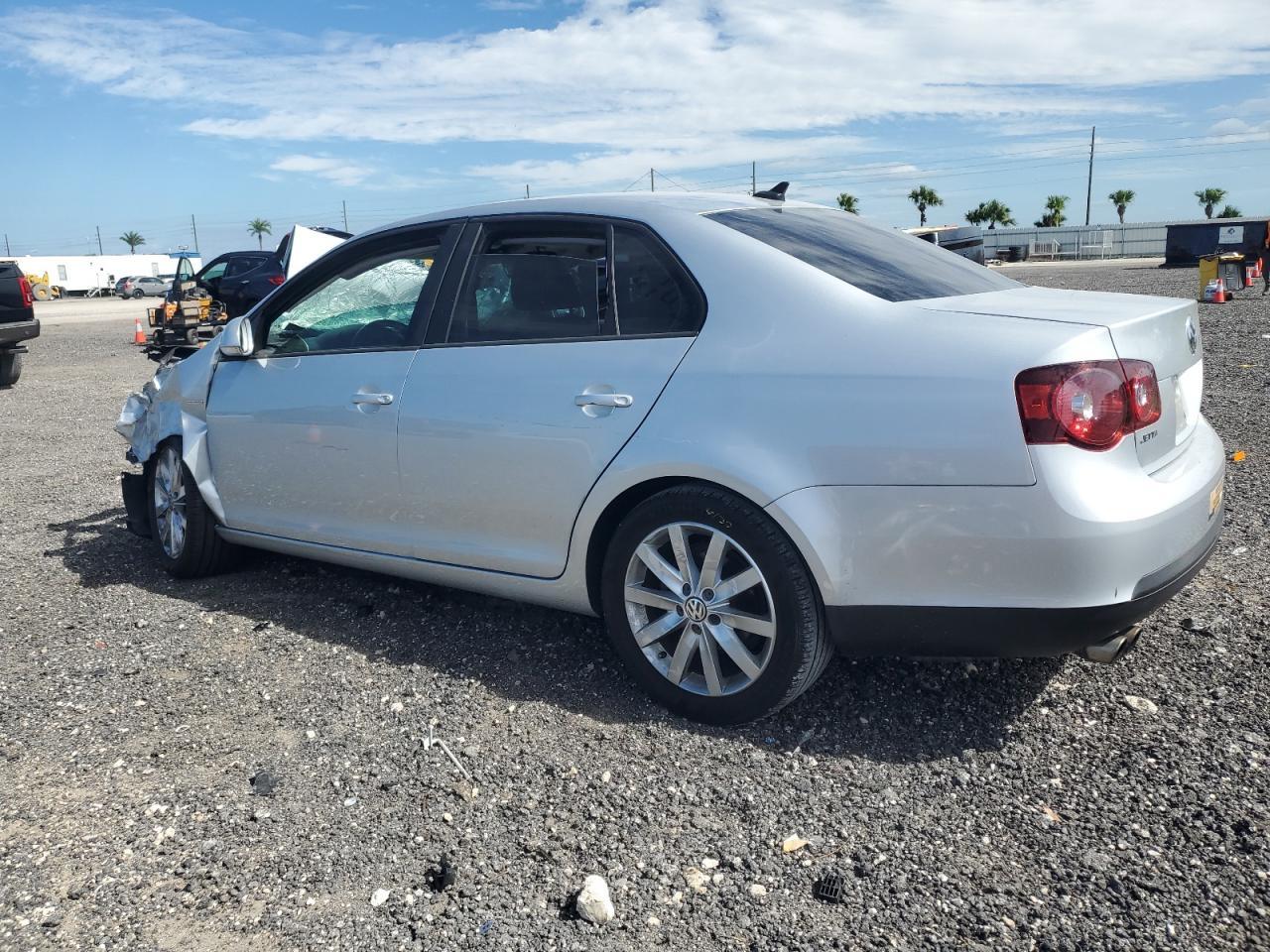 2010 VOLKSWAGEN JETTA