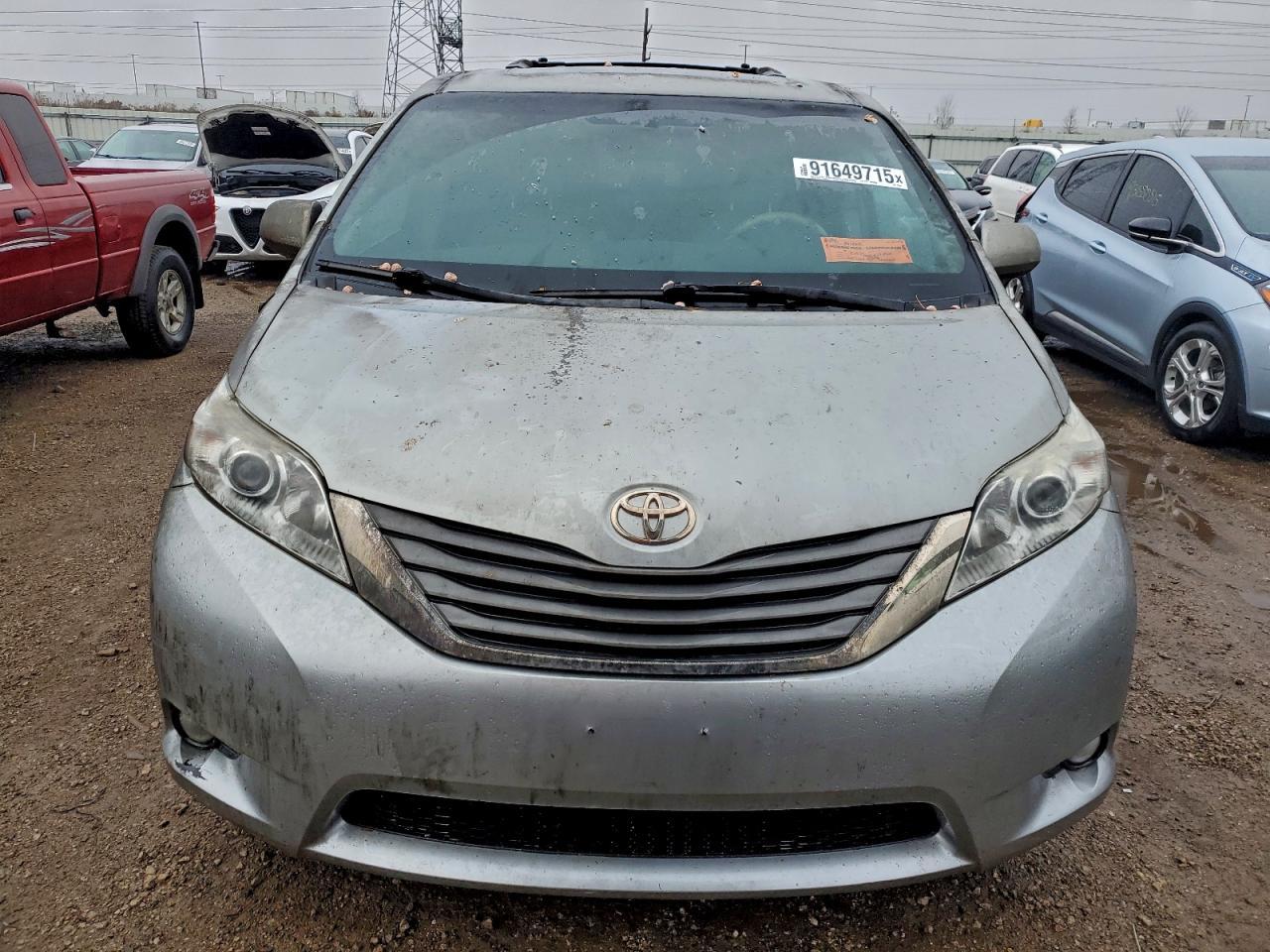 2014 TOYOTA SIENNA