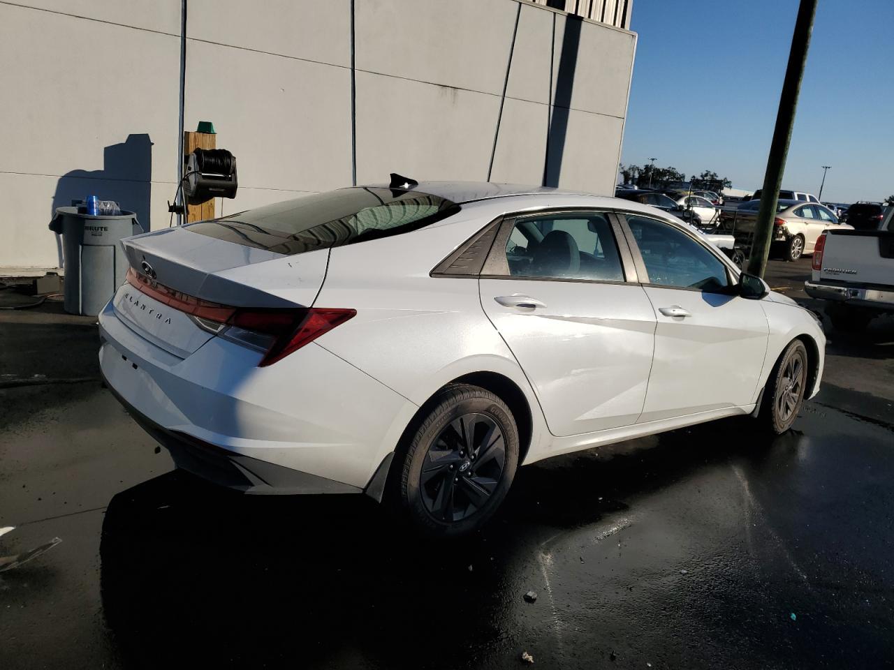 2022 HYUNDAI ELANTRA
