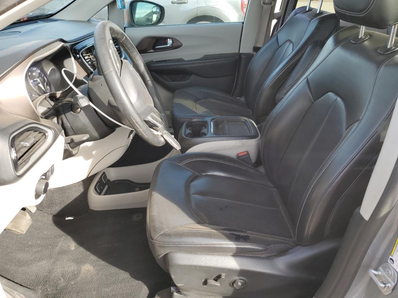 2020 CHRYSLER Voyager
