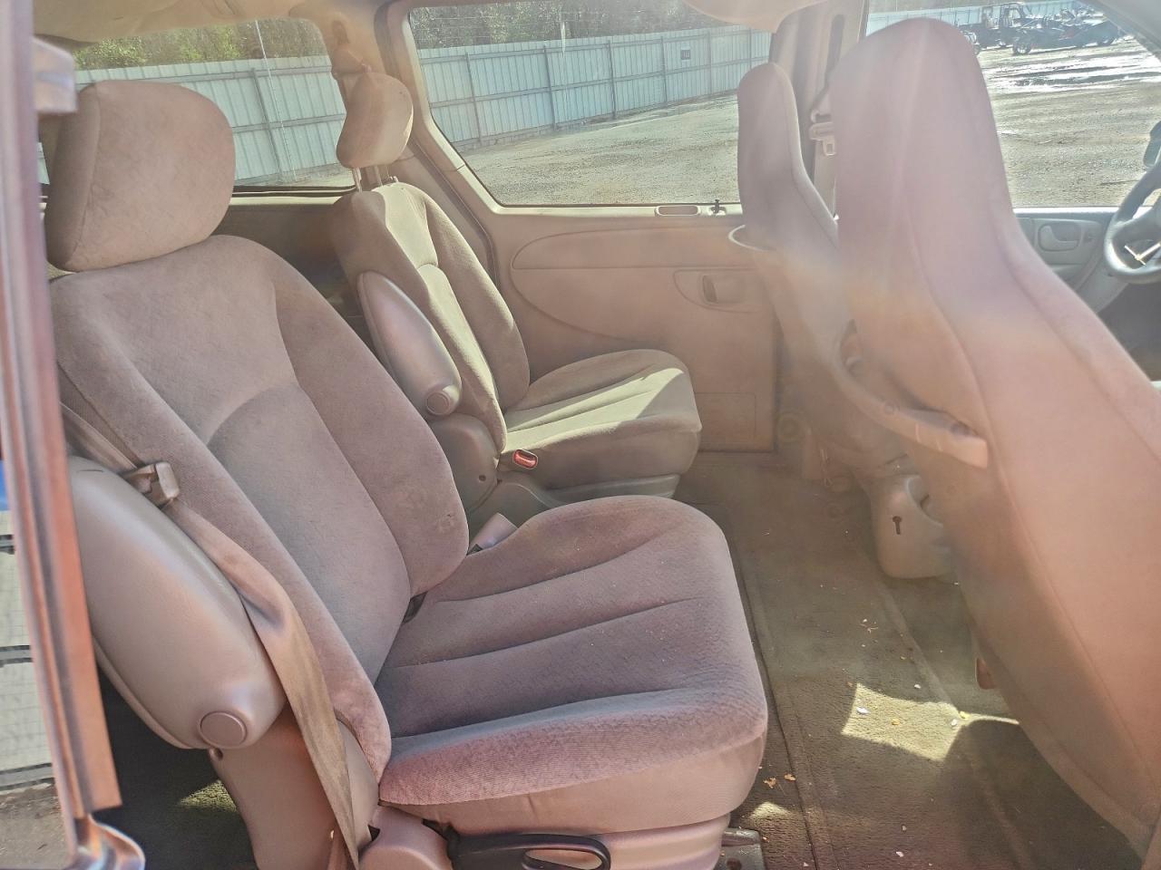 2003 CHRYSLER Town & Country